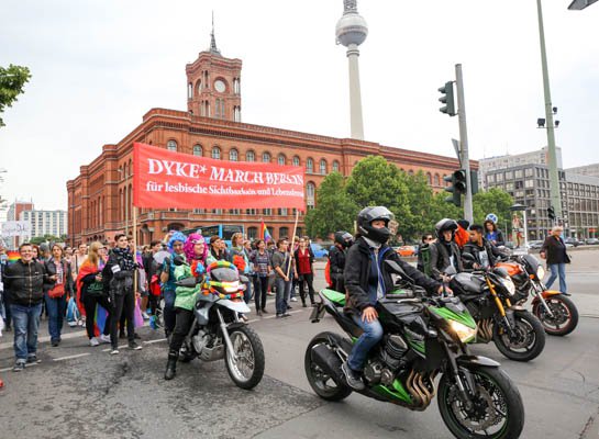 Lesbisch, laut und sichtbar: Dyke* March Berlin