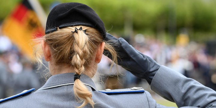 Soldatin - picture alliance : SvenSimon | Malte Ossowski:SVEN SIMON