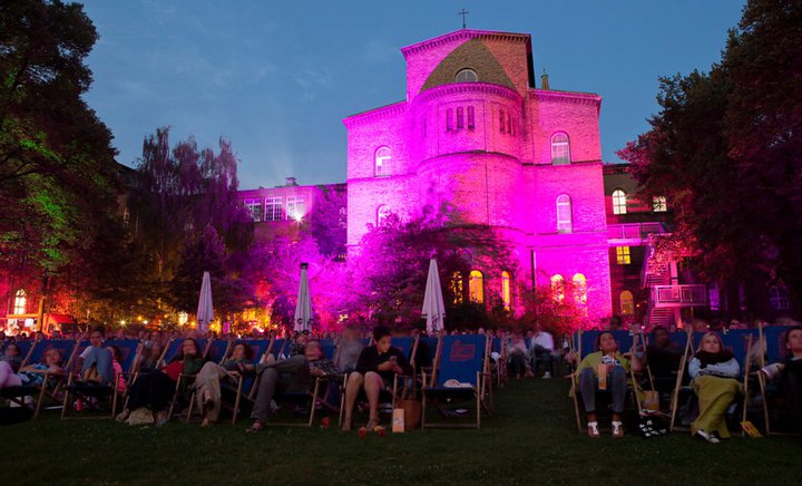 kreuzbergfreiluftkino.jpg