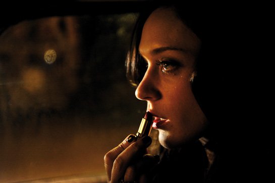 Trans*-mörderisch: Chloë Sevigny in „Hit&Miss” – Verlosung hier 